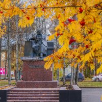 Ухта. Памятник Пушкину работы знаменитого петербуржца Николая Бруни :: Николай Зиновьев