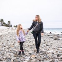 Доча, мама и море :: Евгений Ермаков