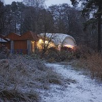 Уютно светится кафе на берегу Финского залива. :: Лилия *