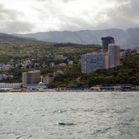 Вид на вечернюю Ялту :: Леонид 