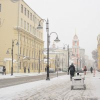 Курьер на Пятницкой. :: Николай 