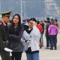 Экскурсия или кто кого охмуряет... :: Валерий Готлиб