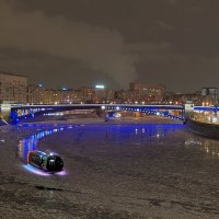 Зимняя навигация на реке Москва. :: Евгений Седов