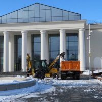 Вот и всё - зиму увозят, не пригодилась. :: Егор Бабанов