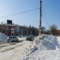 Горы снега по всему городу :: Виктор Иванович Чернюк Горы снега по всему городу :: Виктор Иванович Чернюк