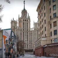 "Сталинская высотка (дом) на Котельнической набережной"© :: Владимир Макаров