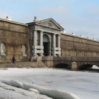 Петропавловская крепость. Невские ворота :: Наталья Герасимова