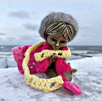 Миниатюрная скульптура Русалка Тина с янтариком. :: Валерия Комова