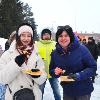 Дегустация блинов. :: Михаил Курзанцев