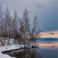Закатные краски на снежных берегах... :: Алексей Мезенцев