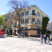 На перекрестке улиц Горького и Пушкина :: Валентин Семчишин