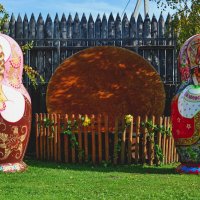 Двухметровые  матрешки. :: Михаил Курзанцев