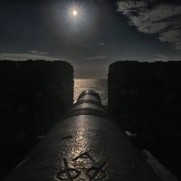 Шри-Ланка. Орудия форта Галле.... соскучившиеся за века по работе... :: Александр Беляков