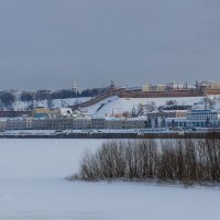Вид на Нижний Новгород со Стрелки :: Александр Синдерёв