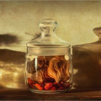 Баночка с инжиром и цукатами. :: Oleg Rastorguev