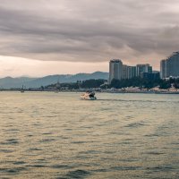 Летним вечером в Сочи :: Игорь Сикорский Летним вечером в Сочи :: Игорь Сикорский