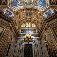 Под сводами Исаакиевского собора :: Евгений