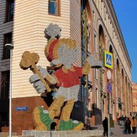 Москва уже не новогодняя, но еще и не цветущая. :: Татьяна Помогалова