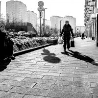 А женщины уже с утра с сумками :: Валерий Иванович