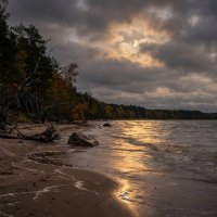Луна в облаках над заливом :: Лилия Луна в облаках над заливом :: Лилия