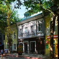 Керчь. Дом по ул. Ленина 37. :: Пётр Чернега