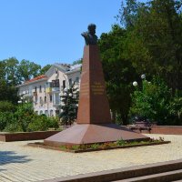 Керчь. Памятник Тарасу Григорьевичу Шевченко. :: Пётр Чернега