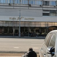 Уличная фотография. Реалии жизни и "Слава Зайцев". :: Любимова Ольга