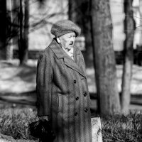 Пожилая женщина :: Александр Синдерёв