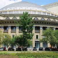 Купол здания оперного театра :: Галина Нестратова
