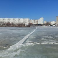 Все еще март в городе :: Андрей Лукьянов