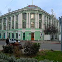 Керчь. Здание бывшей табачной фабрики купца К.И. Месаксуди. :: Пётр Чернега