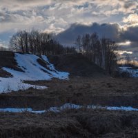 "Снег на северных склонах. Вечер в апреле"© :: Владимир Макаров