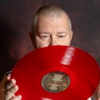 Портрет с виниловой пластинкой :: Александр Синдерёв Портрет с виниловой пластинкой :: Александр Синдерёв