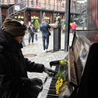 Есть в Питере дворик... :: ВЛАДИМИР Есть в Питере дворик... :: ВЛАДИМИР