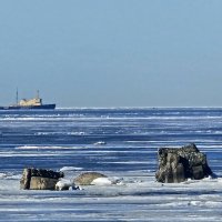 Ледокол во льдах Финского залива. :: ast62 