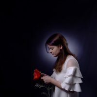 Девочка с цветком :: Sergey 