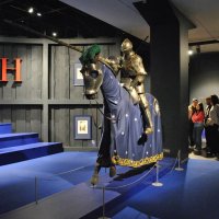 "Приспособился под конем. Железку какую-то оторвал .." :: AleksSPb Лесниченко