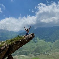 На гору взошел я и с той высоты, Всей грудью вздохнув, Дагестану ответил: «Немало краев повидал я, н :: Таня Фиалка