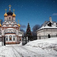 Храм иконы Божией Матери "Неувядаемый Цвет" в посёлке Рублёво Москва :: Юрий Яньков Храм иконы Божией Матери "Неувядаемый Цвет" в посёлке Рублёво Москва :: Юрий Яньков