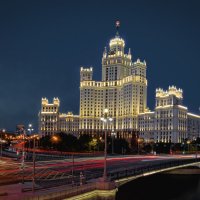 Высотка на Котельнической набережной :: Олег Подлесных