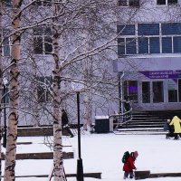 Апрель...Детские иры на бульваре! :: Владимир 