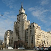 Высотка на Красных воротах :: Лютый Дровосек