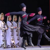 Кавказский танец :: Мариша Тим