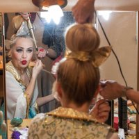 "В гримёрной". :: Давид Манакьян