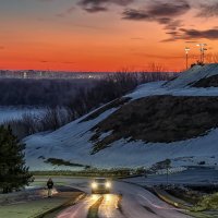 "Дорога вьётся лентою игривой..." :: Сергей Шатохин 