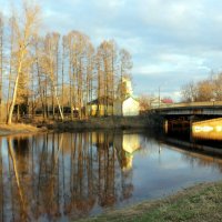 солнечный день в городе :: Сергей Кочнев
