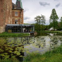 Приют у замка... :: Николай Гирш