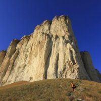 Белая скала. :: Геннадий Валеев