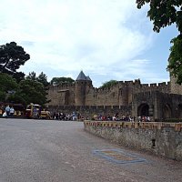 Окрестности крепости Каркассон. :: Владимир Драгунский