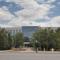 На улицах Уральска :: MILAV V